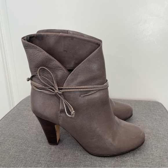 DOLCE VITA Leather Wrap Ankle Heel Booties - Gray, Size 7 - Picture 6 of 12
